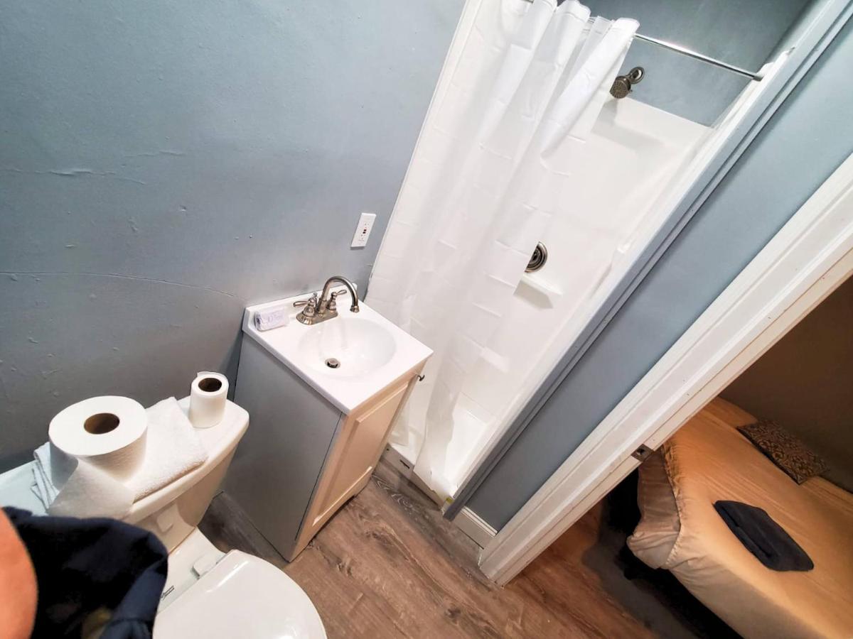1 Bdrm Apartment With 2 Queen Beds & Small Kitchenette Philadelphia Exterior photo